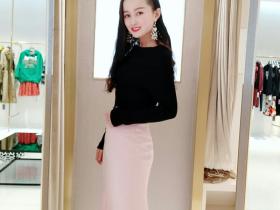 只有鱼尾裙才能展现出你那完美的身材