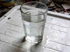 【自律哥觉察报告】第1759篇:满杯子是无用的,空杯子才有用