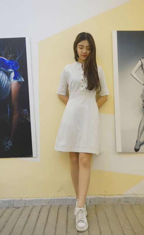 韩版修身白色条纹连衣裙